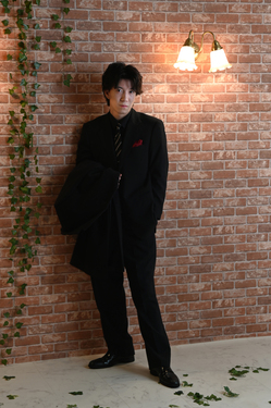079_yi_web